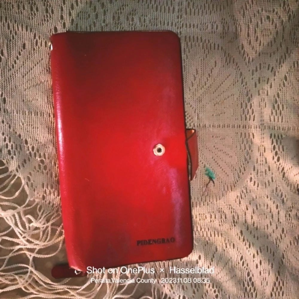 Handbags - Picture 5 of 16